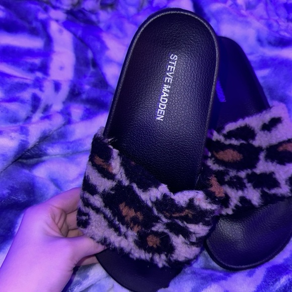 Steve Madden cheetah slides🐆 - Picture 2 of 4